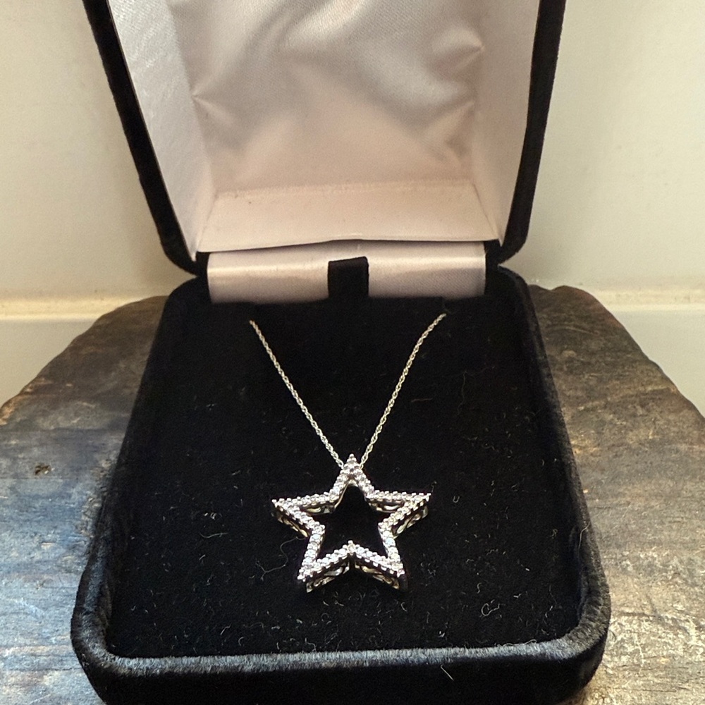 10k White Gold Star Necklace with Diamonds Mother’s Day Gift - Picture 5 of 7